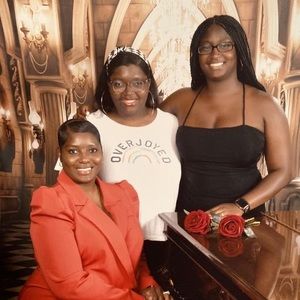 Meet your Posher, Joyce